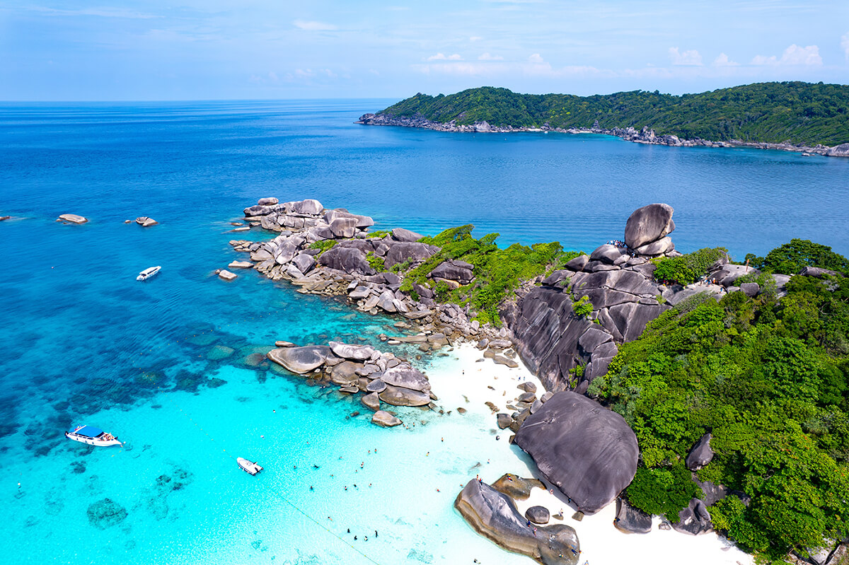 Dive in the Similan Islands